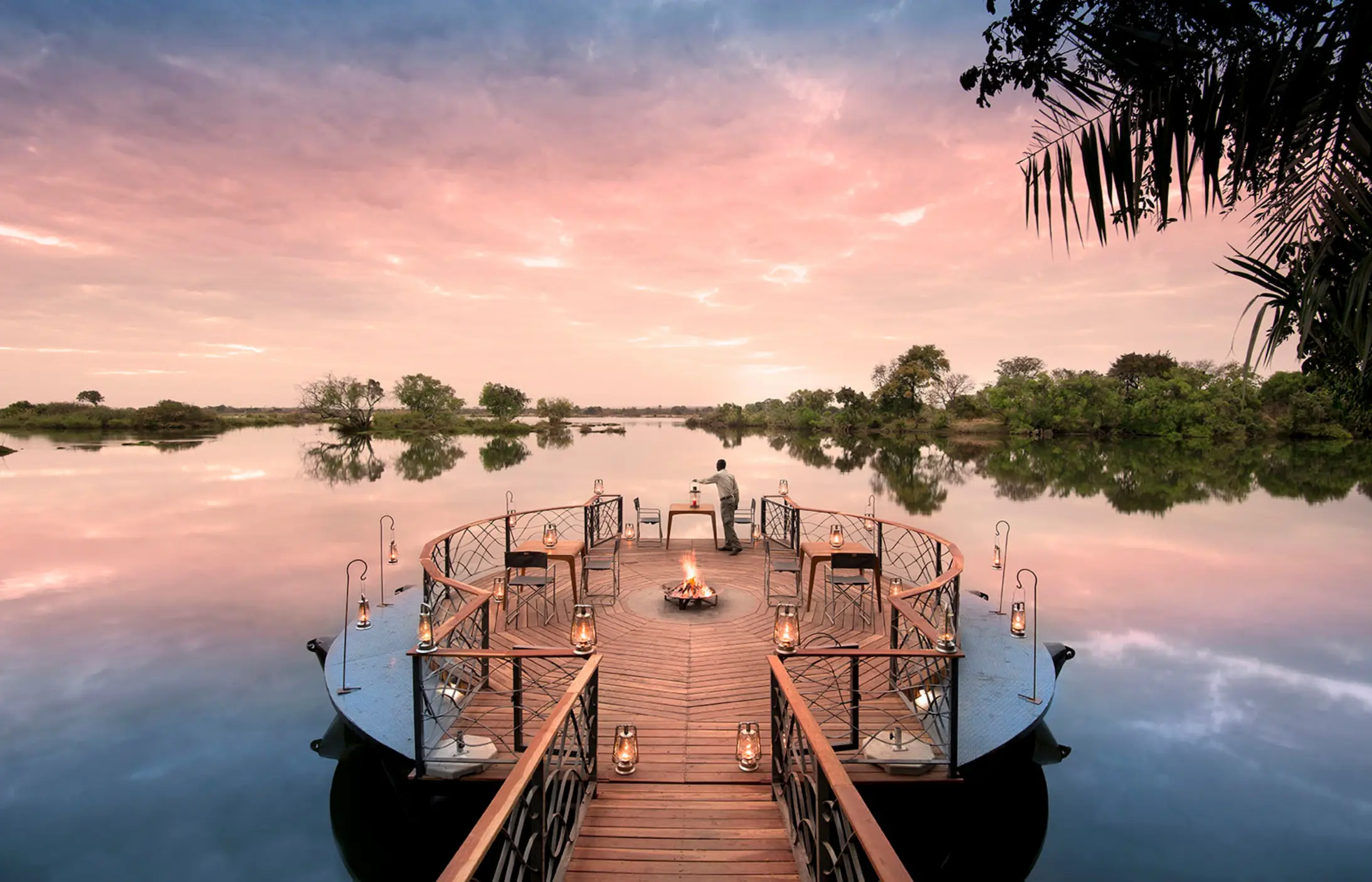zambia-zambezi-river-victoria-falls-luxury-sundowner-deck-livingstone
