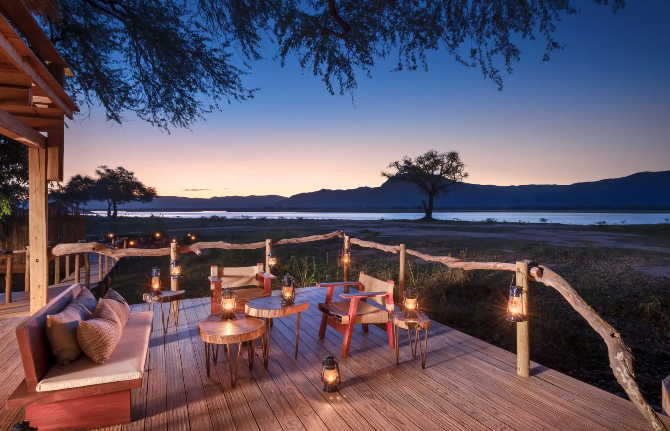 zimbabwe-mana-pools-zambezi-river-sunset-romantic-luxury-deck-vacation
